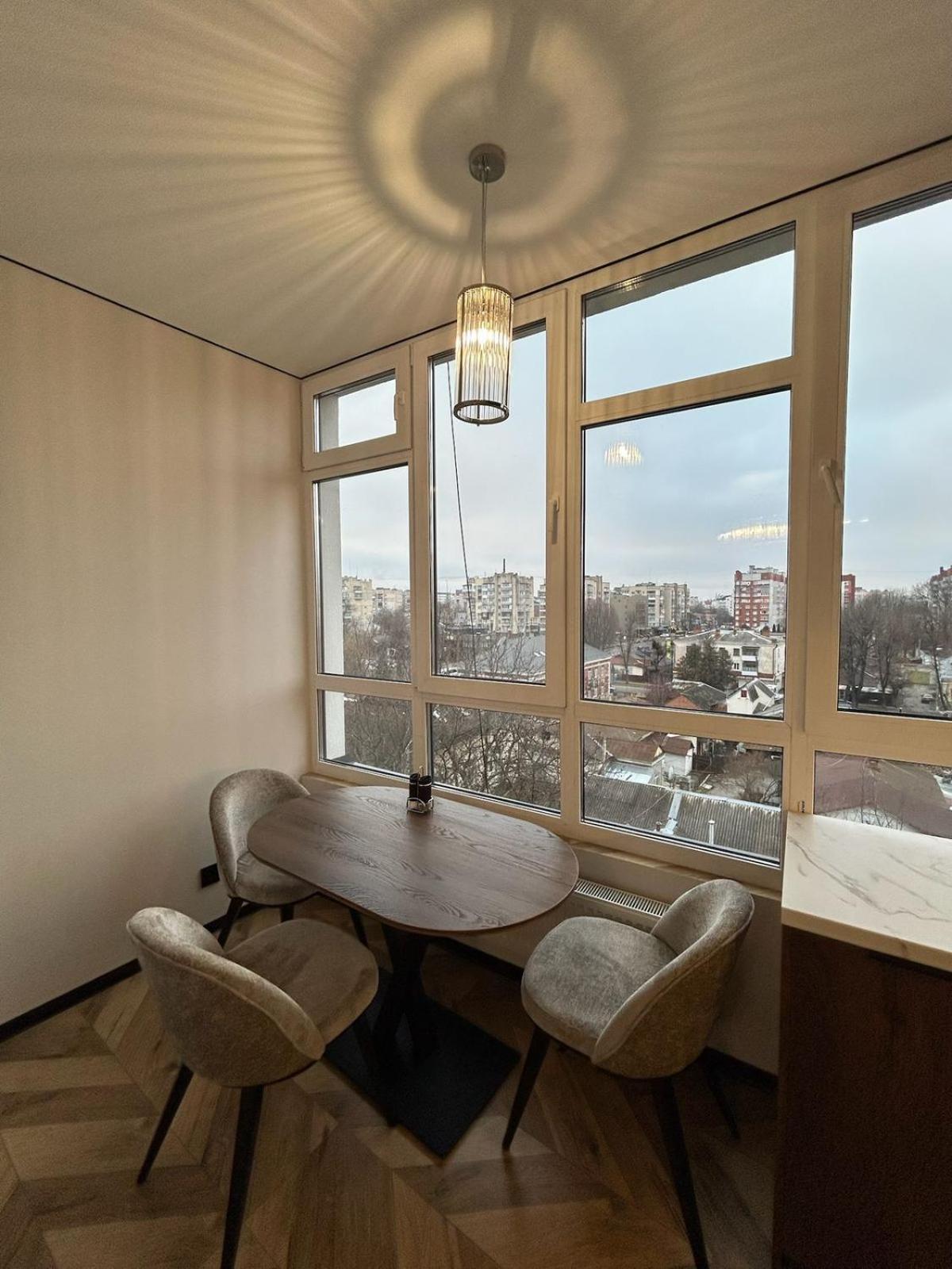 Апартаменти В Центрі На Шевченка Khmelʼnytsʼkyy Exterior foto